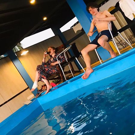 Le Petit Hotel & Restaurant نيجومبو المظهر الخارجي الصورة