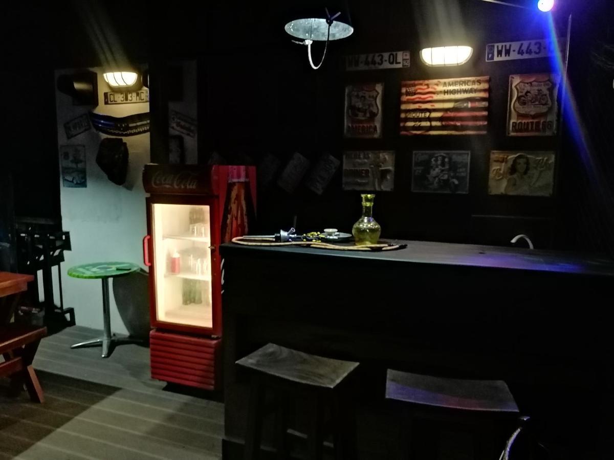 Le Petit Hotel & Restaurant نيجومبو المظهر الخارجي الصورة
