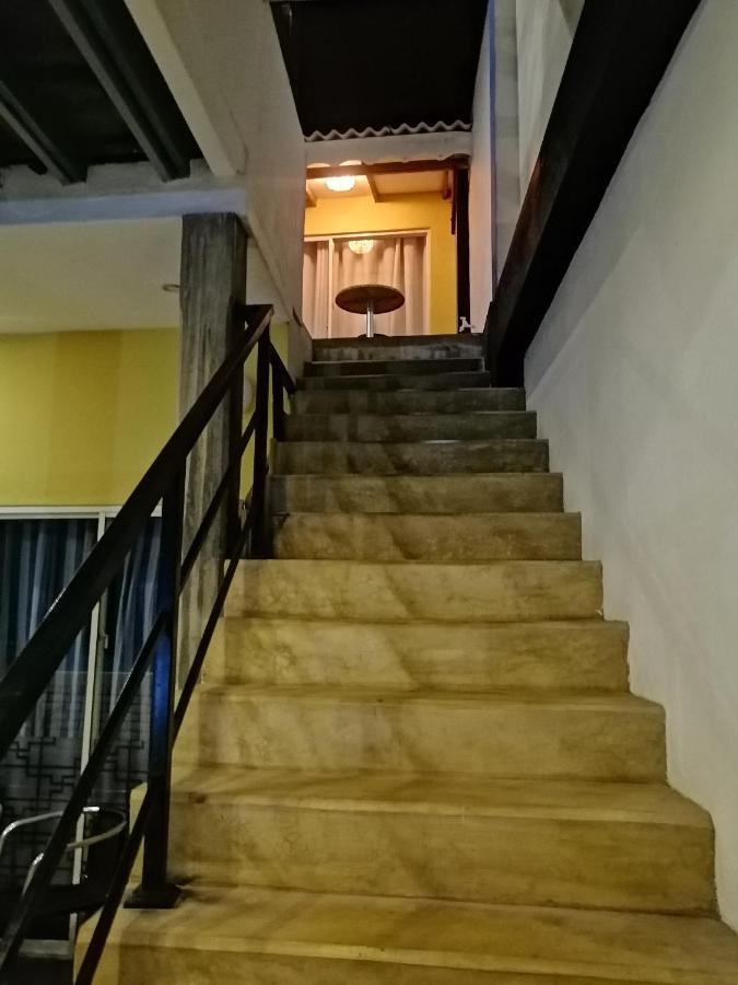 Le Petit Hotel & Restaurant نيجومبو المظهر الخارجي الصورة