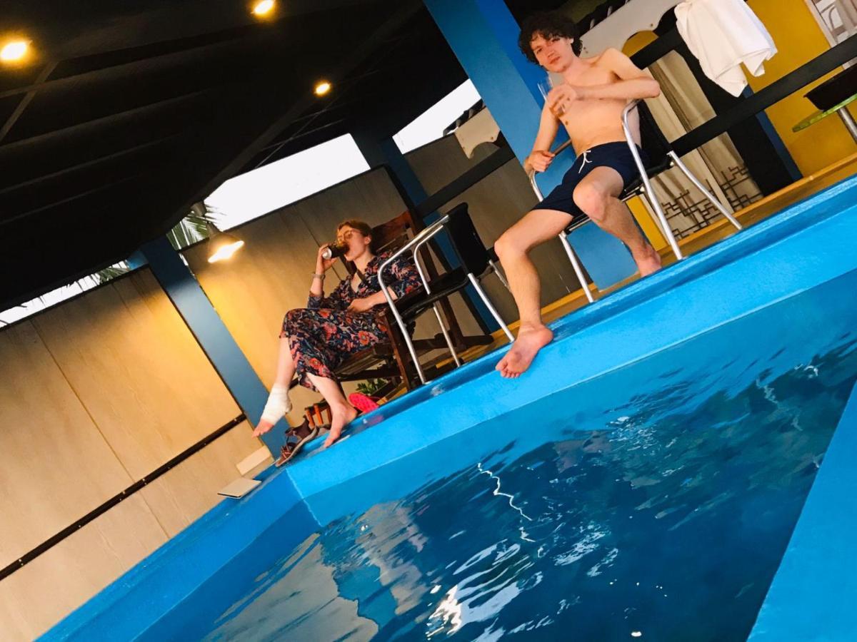 Le Petit Hotel & Restaurant نيجومبو المظهر الخارجي الصورة